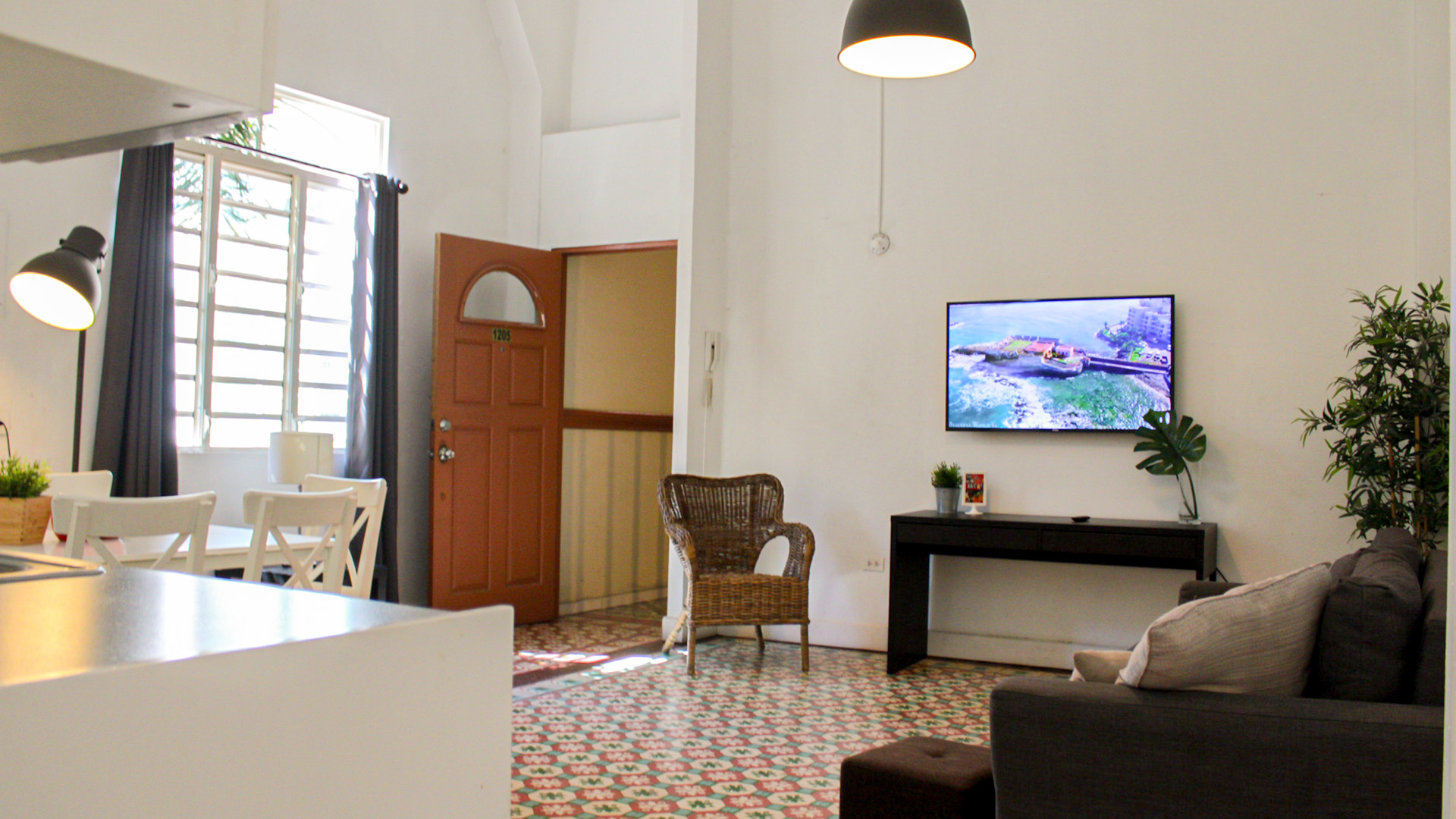 Apartamento 1205 Amueblado en Ponce Edif. Gladiolas